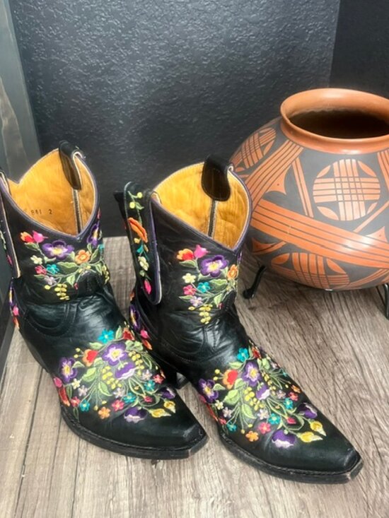 Old Gringo Shoes - Old Gringo Sora Embroidered Floral Leather Western Cowboy Boots Black 5.5B